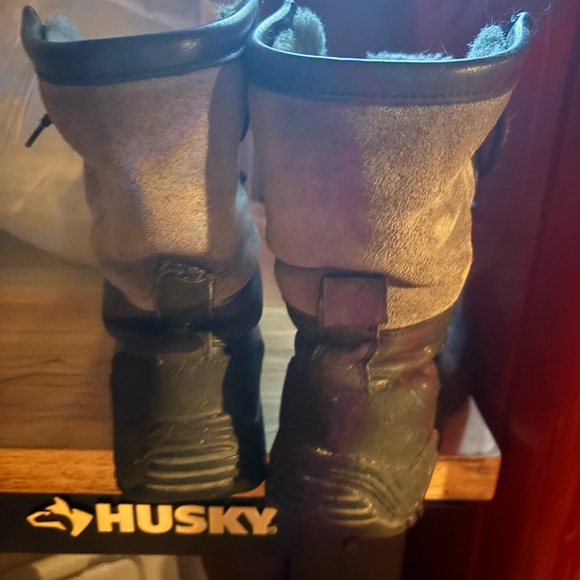 Very well worn out boots UGG Adirondack - Picture 4 of 6